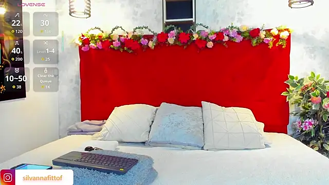 Snapshot of SilvannaFit chatting on 02/08/26, 10:07 SilvannaFit online show from 02/08/26, 10:07