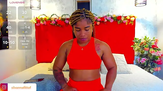 Snapshot of SilvannaFit chatting on 02/18/26, 11:50 SilvannaFit online show from 02/18/26, 11:50