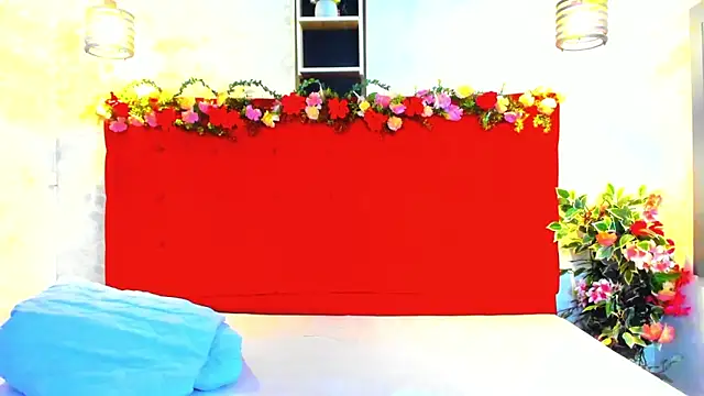 Snapshot of SilvannaFit chatting on 03/26/26, 12:00 SilvannaFit online show from 03/26/26, 12:00
