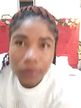 Snapshot of SilvannaFit chatting on 04/05/26, 09:39 SilvannaFit online show from 04/05/26, 09:39