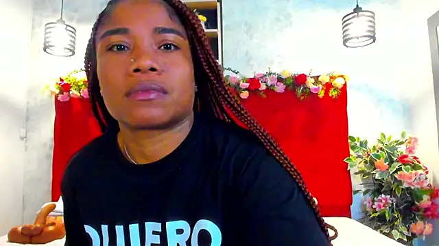 Snapshot of SilvannaFit chatting on 04/15/26, 11:50 SilvannaFit online show from 04/15/26, 11:50