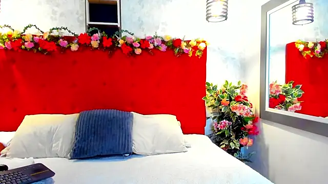 Snapshot of SilvannaFit chatting on 04/24/26, 11:34 SilvannaFit online show from 04/24/26, 11:34