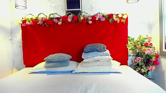 Snapshot of SilvannaFit chatting on 05/12/26, 11:40 SilvannaFit online show from 05/12/26, 11:40