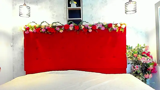 Snapshot of SilvannaFit chatting on 05/16/26, 09:06 SilvannaFit online show from 05/16/26, 09:06