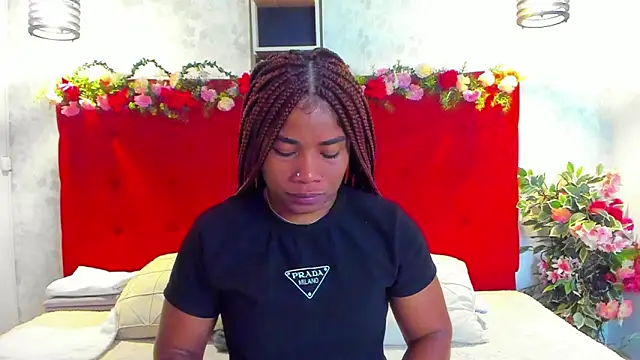 Snapshot of SilvannaFit chatting on 05/24/26, 09:36 SilvannaFit online show from 05/24/26, 09:36