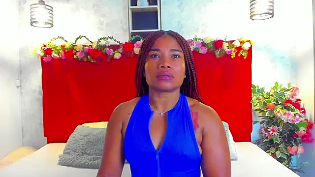 Snapshot of SilvannaFit chatting on 05/25/26, 11:27 SilvannaFit online show from 05/25/26, 11:27