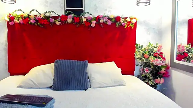 Snapshot of SilvannaFit chatting on 06/04/26, 11:38 SilvannaFit online show from 06/04/26, 11:38