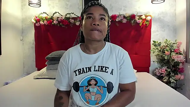 Snapshot of SilvannaFit chatting on 07/03/26, 11:16 SilvannaFit online show from 07/03/26, 11:16