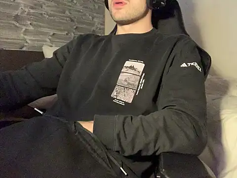 taallguyy 196 online show from 03/13/25, 07:39