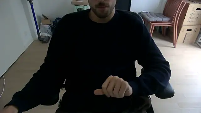 Snapshot of taallguyy_196 chatting on 05/16/26, 05:23 taallguyy 196 online show from 05/16/26, 05:23
