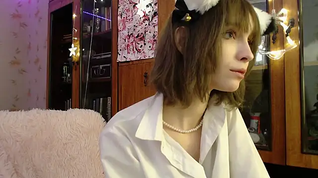 Snapshot of cloudgirrl chatting on 01/12/25, 11:58 cloudgirrl online show from 01/12/25, 11:58