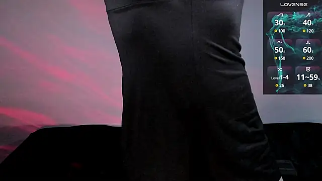 Snapshot of lnxmst chatting on 03/04/25, 11:43 lnxmst online show from 03/04/25, 11:43