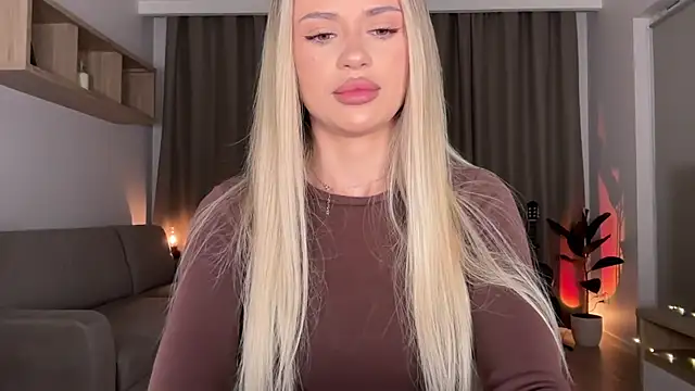 Snapshot of Julia_RL chatting on 10/01/25, 10:49 Julia RL online show from 10/01/25, 10:49