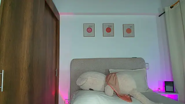 KarolPorttela online show from 09/21/25, 12:51