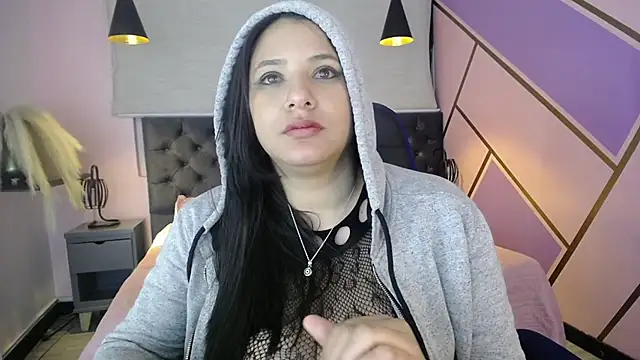 frreeya online show from 01/28/25, 08:25