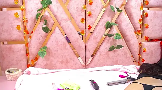 Freya Miller  online show from 12/27/24, 09:00