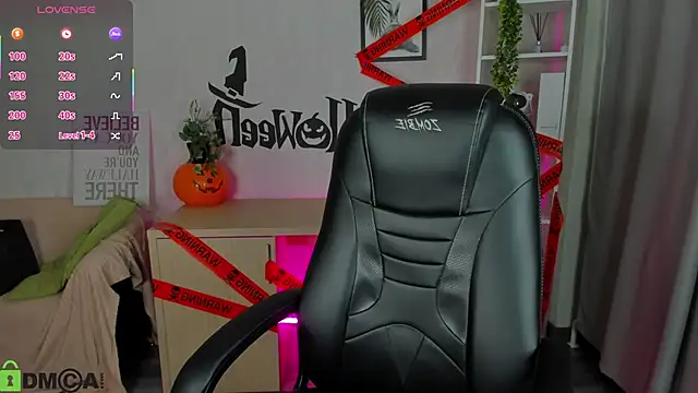 Snapshot of Christy_Little chatting on 10/30/25, 12:23 Christy Little online show from 10/30/25, 12:23