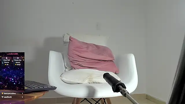 ariana nix online show from 12/06/24, 11:47