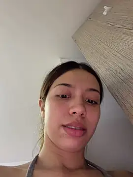 Aaliyah Salma online show from 08/08/26, 10:56