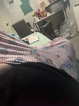 Snapshot of AmberTaylorXxx chatting on 12/14/25, 04:01 AmberTaylorXxx online show from 12/14/25, 04:01