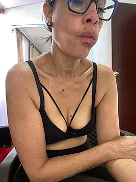 Snapshot of Goddess-Love- chatting on 06/28/26, 01:50 Goddess-Love- online show from 06/28/26, 01:50