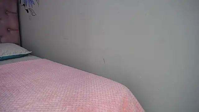 Snapshot of ILENAHEY chatting on 03/16/25, 05:50 ILENAHEY online show from 03/16/25, 05:50