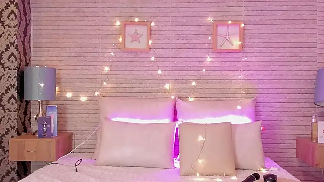 Snapshot of Catalinna_Thompson chatting on 02/22/25, 12:08 Catalinna Thompson online show from 02/22/25, 12:08