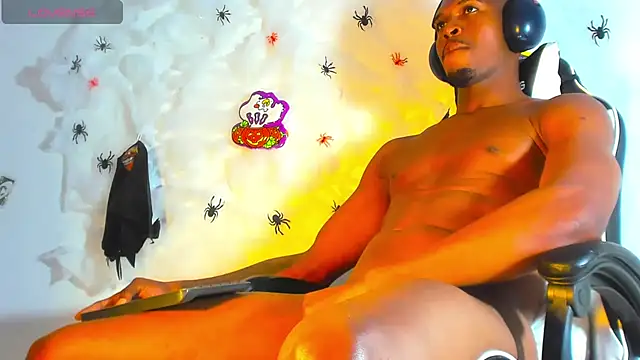 Amir mikelsen online show from 10/31/25, 12:33