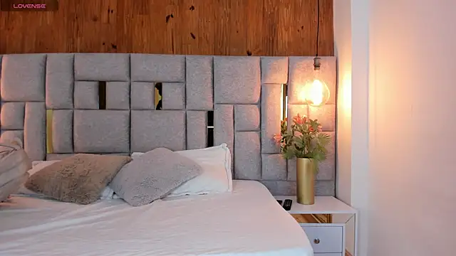 Saori newman online show from 02/20/25, 12:04