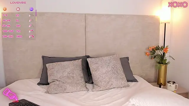 Saori newman online show from 11/28/25, 11:57