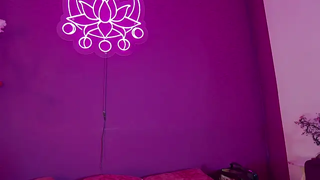 Snapshot of Lunamistyc chatting on 03/03/25, 07:49 Lunamistyc online show from 03/03/25, 07:49