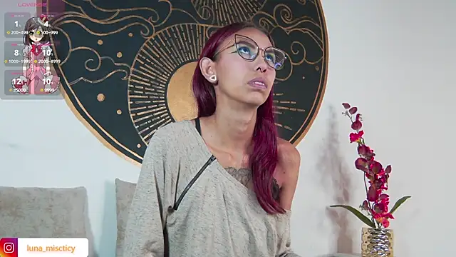 Snapshot of Lunamistyc chatting on 09/20/25, 07:26 Lunamistyc online show from 09/20/25, 07:26