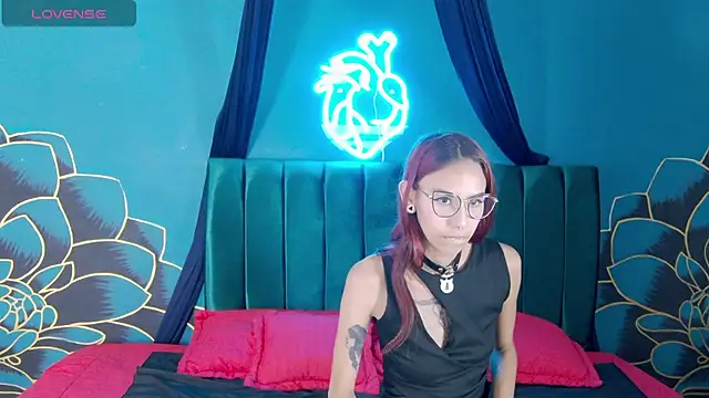 Snapshot of Lunamistyc chatting on 10/01/25, 07:42 Lunamistyc online show from 10/01/25, 07:42