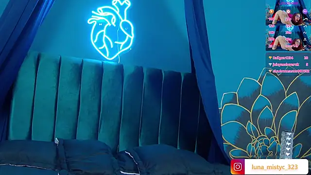 Snapshot of Lunamistyc chatting on 11/26/25, 07:48 Lunamistyc online show from 11/26/25, 07:48