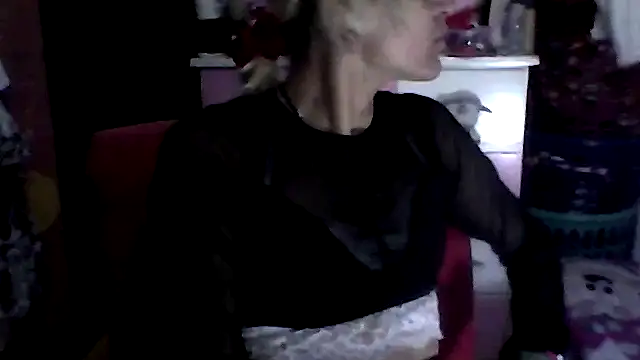 Snapshot of ariana_crazzy chatting on 12/04/25, 12:03 ariana crazzy online show from 12/04/25, 12:03