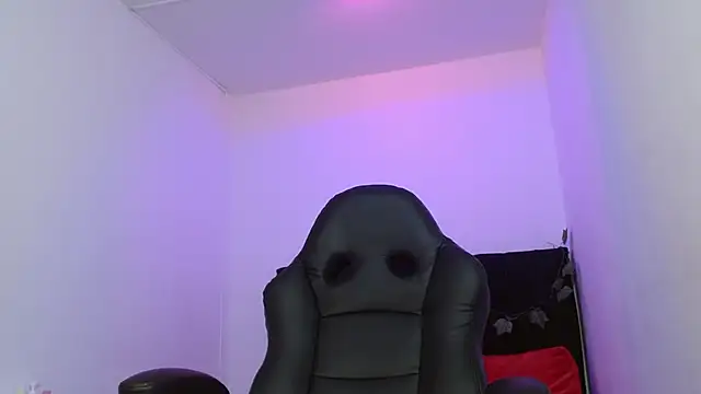 Snapshot of CelesteAyase chatting on 01/16/25, 03:45 CelesteAyase online show from 01/16/25, 03:45