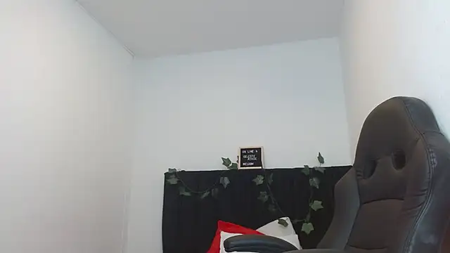 Snapshot of CelesteAyase chatting on 01/31/25, 11:45 CelesteAyase online show from 01/31/25, 11:45