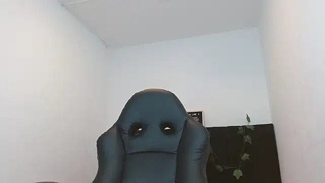 Snapshot of CelesteAyase chatting on 02/04/25, 03:22 CelesteAyase online show from 02/04/25, 03:22