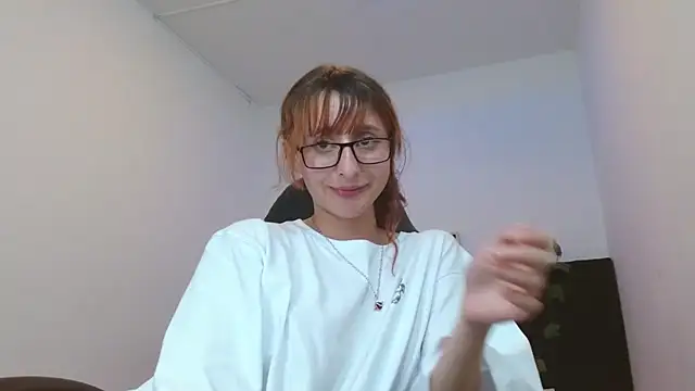 Snapshot of CelesteAyase chatting on 02/04/25, 06:25 CelesteAyase online show from 02/04/25, 06:25