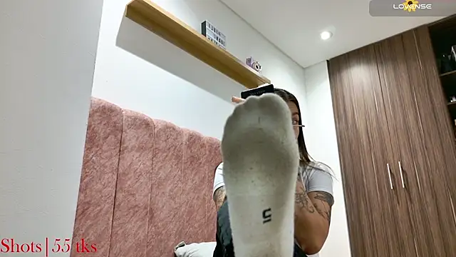 Snapshot of Emmy_petit chatting on 11/08/25, 10:52 Emmy petit online show from 11/08/25, 10:52