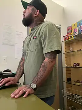 Snapshot of jr91esl chatting on 02/07/25, 01:04 jr91esl online show from 02/07/25, 01:04