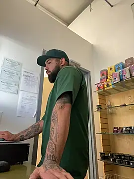 Snapshot of jr91esl chatting on 02/11/25, 08:42 jr91esl online show from 02/11/25, 08:42