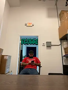 Snapshot of jr91esl chatting on 02/22/25, 02:06 jr91esl online show from 02/22/25, 02:06