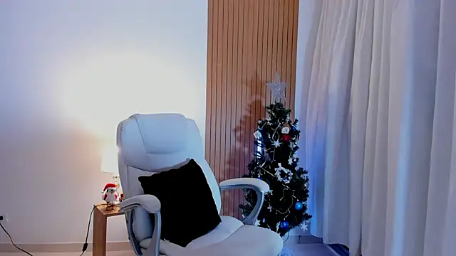 Snapshot of _Sam_sexy_ chatting on 12/15/24, 02:08 Sam sexy online show from 12/15/24, 02:08