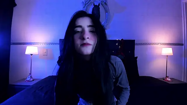 Snapshot of RomeroMoon chatting on 12/24/24, 01:06 RomeroMoon online show from 12/24/24, 01:06