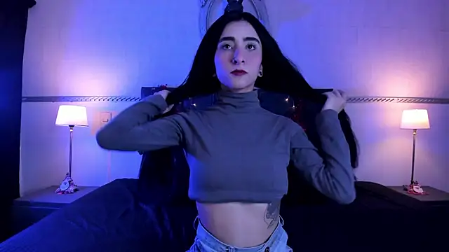 Snapshot of RomeroMoon chatting on 12/24/24, 04:19 RomeroMoon online show from 12/24/24, 04:19