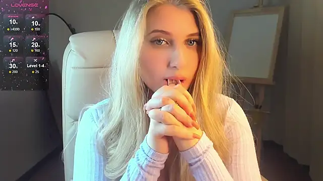 Evacadooo online show from 01/12/25, 11:50