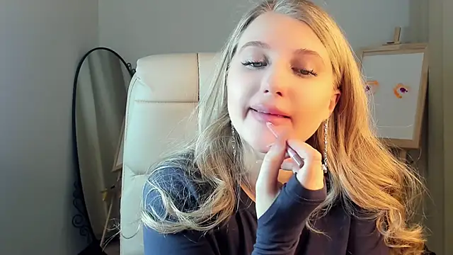 Evacadooo online show from 01/30/25, 02:38