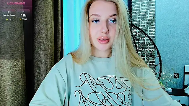 Evacadooo online show from 09/13/25, 02:11