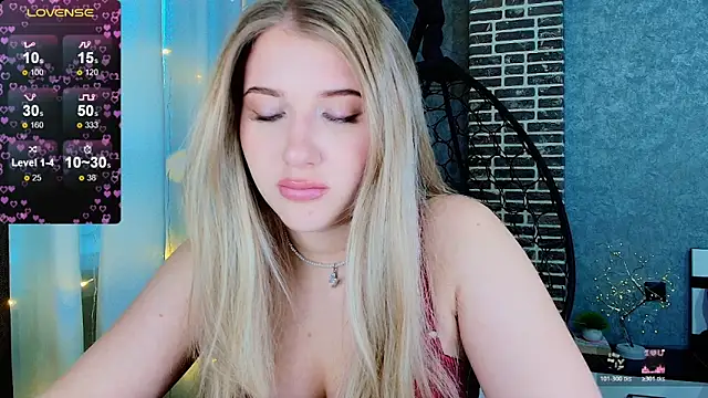 Evacadooo online show from 11/26/25, 04:35